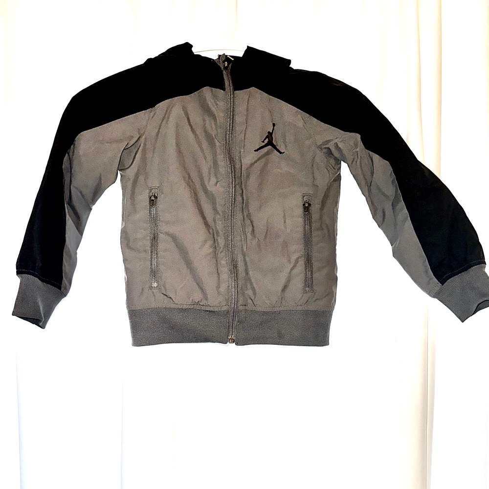EUC BOYS 4-5 JORDAN JACKET